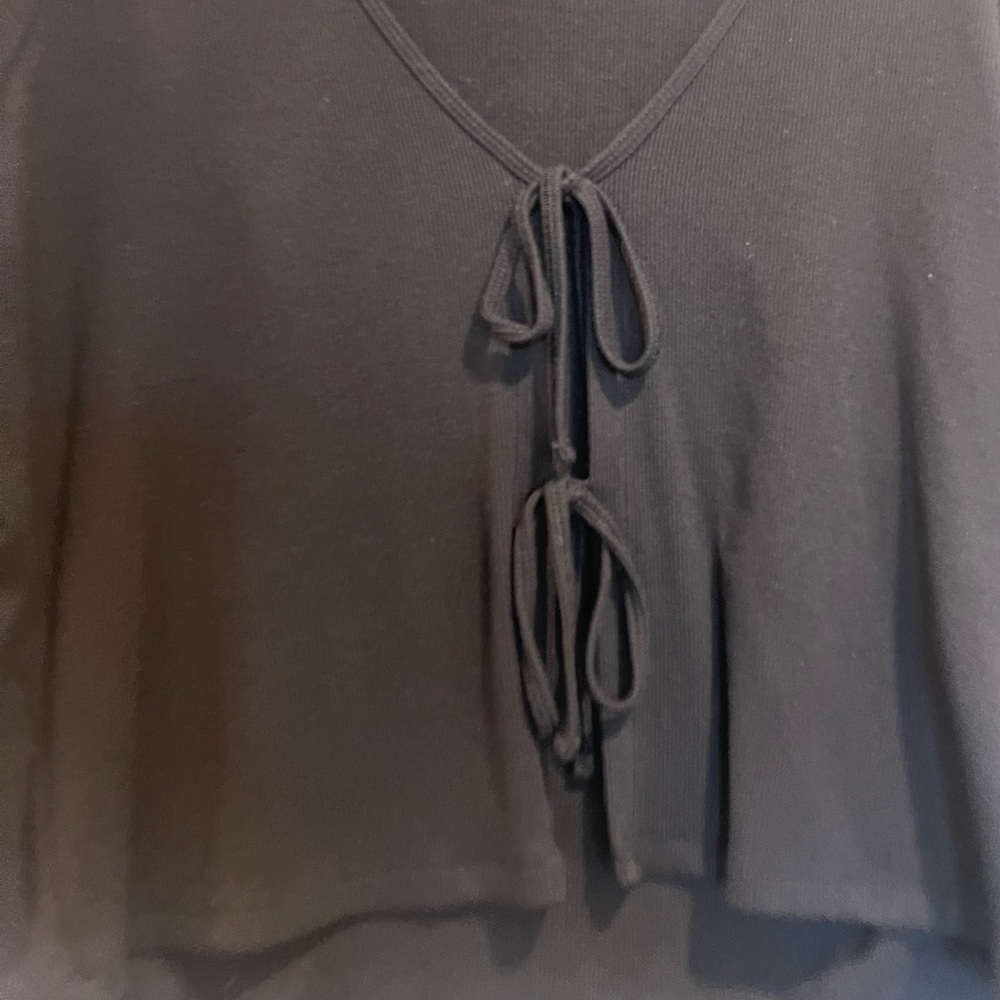 Aritzia black long sleeve - Picture 3 of 7